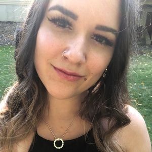 Meet your Posher, Renee
